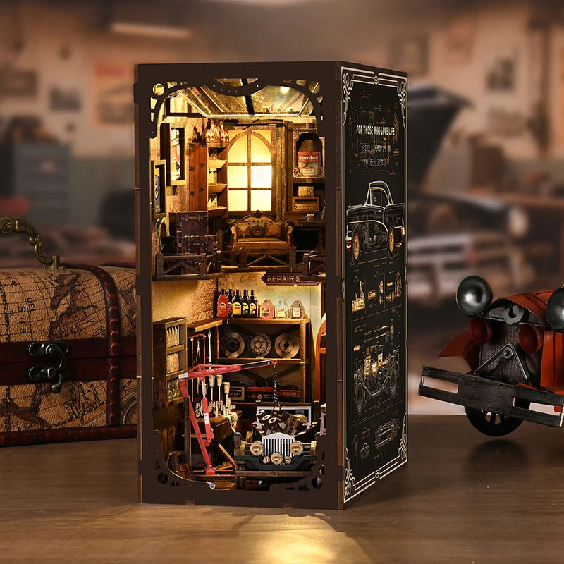 Craftsmanship Repair Shop DIY Book Nook Kit - Detail