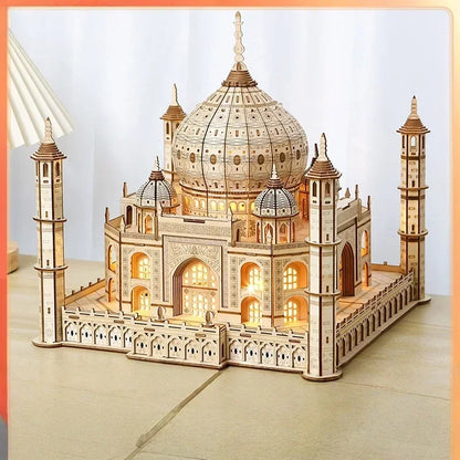 Royal Castle 3D Wooden Puzzle - Detail